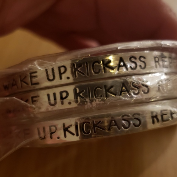 🆕️ NIP Silver Wake Up Kick Ass Repeat Bracelet - Picture 2 of 3